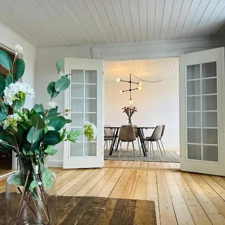 Og Rummelig I Apartman *