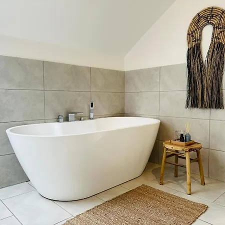 Og Rummelig I * Βέιλε